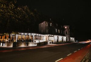 Schlosshotel Brilon-Wald GmbH – Klassik Doppelzimmer "Zart", mit Regendusche und WC