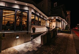 Schlosshotel Brilon-Wald GmbH – Klassik Doppelzimmer "Zart", mit Regendusche und WC