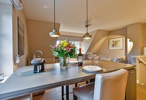 Kuschelnest unter Reet mit Pool und Sauna