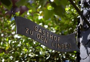 Gasthof zu den Linden – Doppelzimmer mit Badezimmer, Garten/Stadtblick