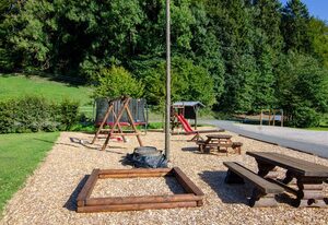 Landurlaub im Sauerland auf dem Ferienhof Verse – Ferienwohnung Kornkammer 78qm, 2 Schlafzimmer, Terrasse, max. 4 Personen