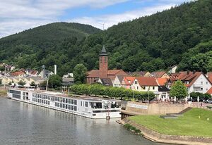 Ferienhaus "Blaues Häuschen - knapp am Main"