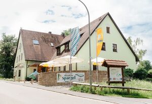 Gasthof Schloßbräu Lintach – Zimmer 1 mit Brunnerwiesnblick