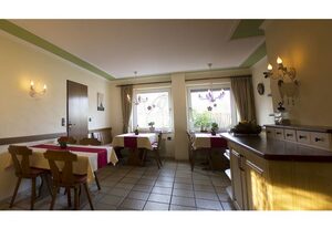 Pension Möser – Doppelzimmer Typ A mit WC und Dusche