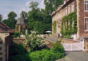 Schloss Wilkinghege – Einzelzimmer, WC und Dusche/Bad