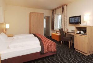 Berghotel Hohe Mark – Doppelzimmer, Dusche/WC