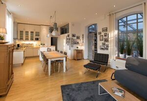 LokoMotel-Wohnung, Luxus Ferienwohnung im Lokschuppen