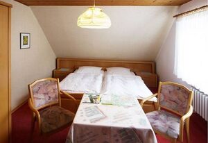 Pension Braun – Einzelzimmer Nr. 7 - mit schönem Ausblick auf die Stadt