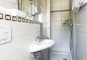 Pension Braun – Einzelzimmer Nr. 7 - mit schönem Ausblick auf die Stadt