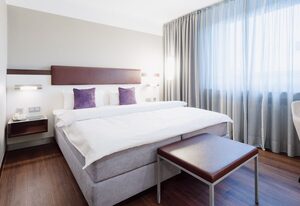Hotel Kaiserhof – Standard Doppelzimmer, Dusche/WC