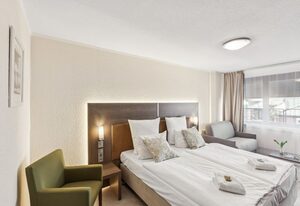 Cityhotel Amadeus – Doppelzimmer zur Alleinnutzung, Dusche/WC
