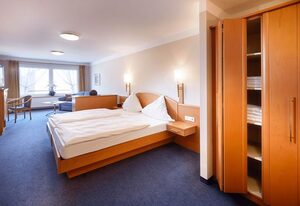 Schünemann -  Hotel-Restaurant OHG – DZ, Doppelzimmer mit Dusche/WC