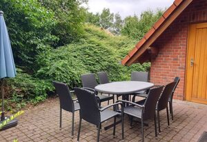 Haus 6 Natur Ferienpark, Ideal für Senioren und Familien: Natur, Ruhe und leichte Wanderwege direkt vor der Tür