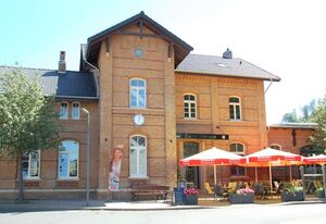 Ferienwohnung im "Bahnhof Lügde" – Appartement/Fewo, Dusche und Bad, WC, 3 Schlafräum