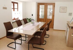 Ferienhaus zum roten Traktor – Ferienhaus, Dusche, WC, 3 Schlafräume
