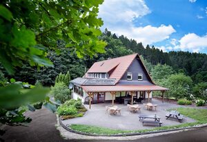 Tolles Ferienhaus für 16 Personen im Westerwald mit Sauna, Whirlpool, Kino und Bar