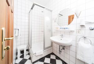 Hotel-Landgasthof Altes Stadttor – Doppelzimmer Dusche/WC