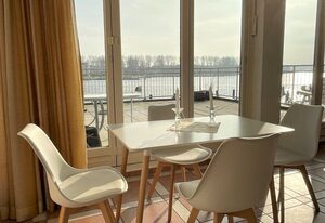 Vorderreihe, Fewo 210