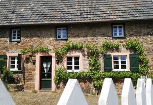 Landhaus am Aremberg – Ferienhaus "Altes Steinhaus" (max. 9 Personen)
