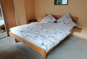 Ferienweingut Hensler – Ferienwohnung Rivaner, Dusche, WC, Terrasse