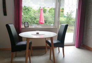 Ferienweingut Hensler – Ferienwohnung Rivaner, Dusche, WC, Terrasse
