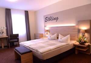 Hotel Weinhaus Gräfen – Dreibettzimmer Dusche/WC