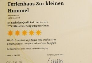 Ferienhaus Zur kleinen Hummel – Ferienhaus, Dusche, WC, 4 oder mehr Schlafräume