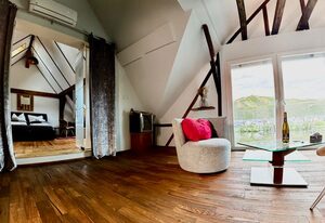 Das besondere Moselhaus – Ferienhaus, Dusche oder Bad, WC, 2 Schlafräume