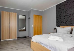 Ferienwohnung Dominique – Ferienwohnung (110 qm) mit drei Schlafzimmern