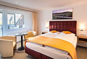 Hotel-Weinhaus Weis – Einzelzimmer mit Dusche und WC