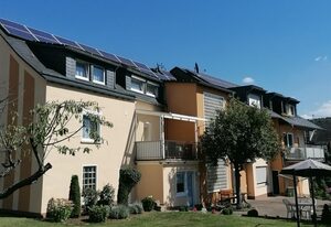 Gästehaus Bechtel – Doppelzimmer Dusche/WC gartenseitig