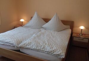 Gästehaus Bechtel – Doppelzimmer Dusche/WC gartenseitig