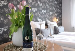 Weingut Markus Junglen – Doppelzimmer "Stube" (im Weingut)
