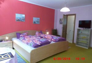 Christel Löffler – Doppelzimmer, Dusche, WC