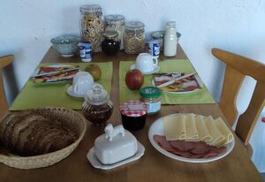 Pilger- und Wanderherberge Altes Forstamt – Ein Bett im Mehrbettzimmer der Herberge