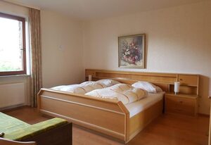 Gästehaus Karbach – Doppelzimmer, Bad, WC, ruhig