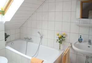Boller - Gästehaus – DZ als Einzelzimmer, Dusche oder Bad, WC,
