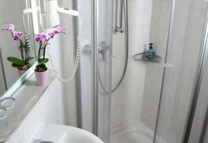 Boller - Gästehaus – DZ als Einzelzimmer, Dusche oder Bad, WC,
