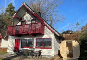Natur pur mit Seeblick - Ferienhaus Helly von Mein-Seepark mit eigener Sauna
