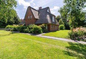 Reetdach-Landhaus Mini Haubarg – Mini-Haubarg