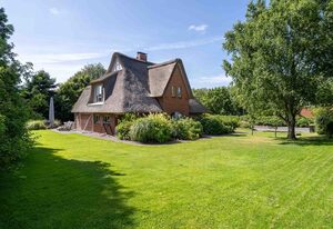 Reetdach-Landhaus Mini Haubarg – Mini-Haubarg
