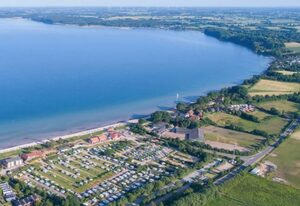 Ostsee-Strandhaus-Holnis – Strandhaus - Familiensuite Seestern mit Terrasse