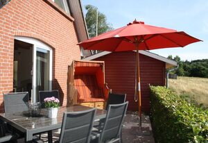 Beeck: tolle FeWo mit Terrasse und Strandkorb