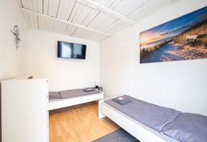 Monteurwohnung mit Terrasse für 7 Personen – WLAN, TV, Küche – Ahrensburg Nähe Hamburg - AGRP1204