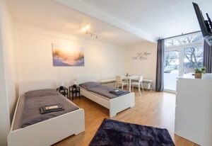Monteurwohnung mit Terrasse für 7 Personen – WLAN, TV, Küche – Ahrensburg Nähe Hamburg - AGRP1204