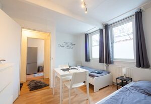 Monteurwohnung mit Terrasse für 7 Personen – WLAN, TV, Küche – Ahrensburg Nähe Hamburg - AGRP1204