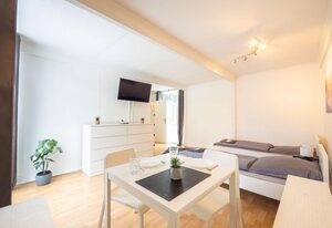 Monteurwohnung mit Terrasse für 7 Personen – WLAN, TV, Küche – Ahrensburg Nähe Hamburg - AGRP1204
