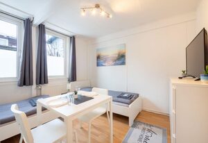Monteurwohnung mit Terrasse für 7 Personen – WLAN, TV, Küche – Ahrensburg Nähe Hamburg - AGRP1204