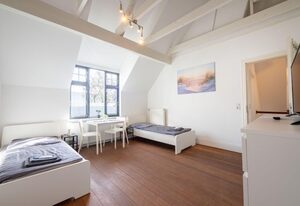 Große Monteurwohnung in Villa - 4 Zimmer (8 Personen), WLAN, TV, Küche - Ahrensburg Nähe Hamburg - AGRP1202