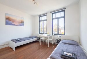 Große Monteurwohnung in Villa - 4 Zimmer (8 Personen), WLAN, TV, Küche - Ahrensburg Nähe Hamburg - AGRP1202